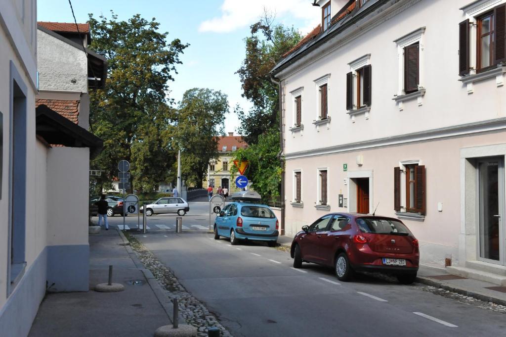Spacious 2-Bedroom Apartment Zabjak With Ac Tour As Ljubljana Liubliana Exterior foto