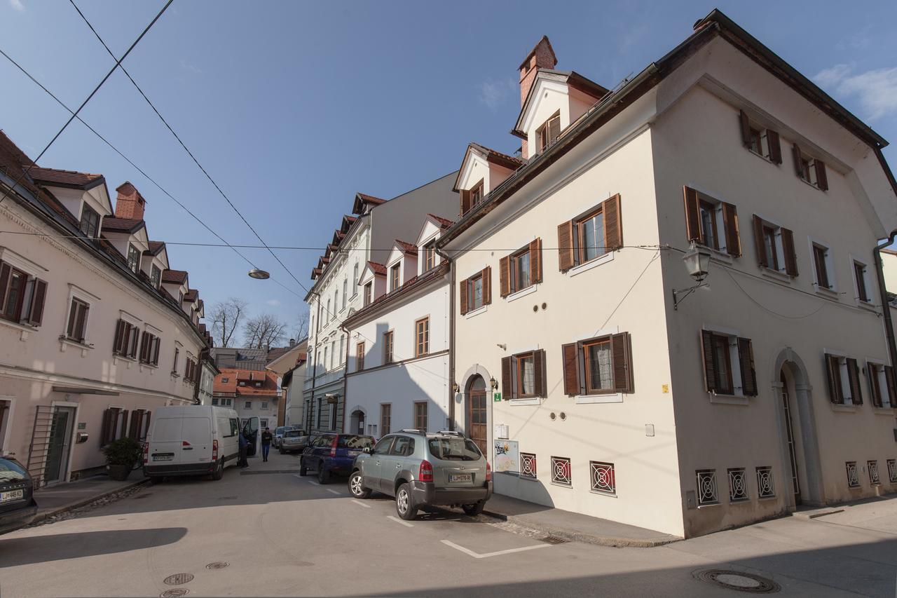 Spacious 2-Bedroom Apartment Zabjak With Ac Tour As Ljubljana Liubliana Exterior foto